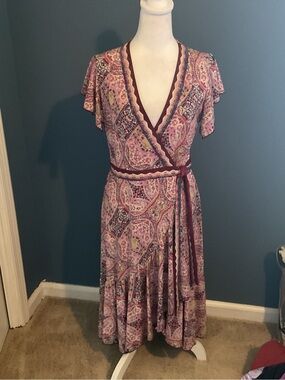 BCBGMaxAzria Mauve Pink Paisley Wrap Midi Dress